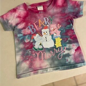 Gildan Kids Tie-Dye Beary Merry Shirt